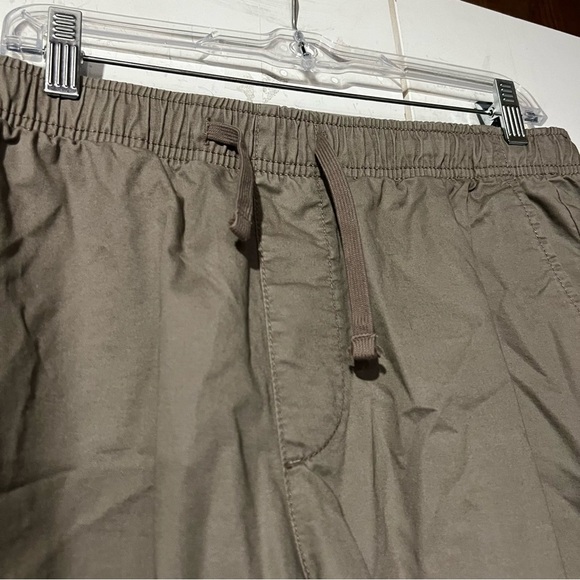 GAP 8 inch Easy Short Drawstring Khaki Shorts Size Large - Picture 3 of 7